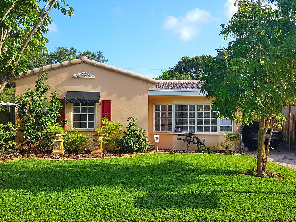 1st image of 1004 SW 18th Ct