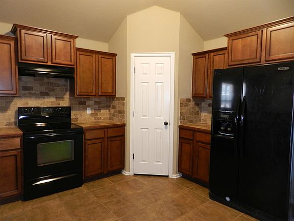 5th image of 4827 SW Waterstone Pl