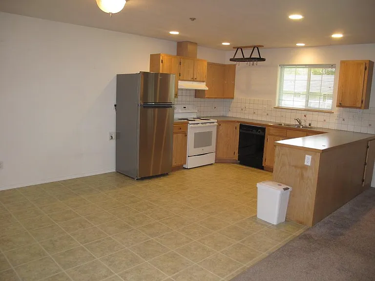 375 Fasola Rd — Photo 4