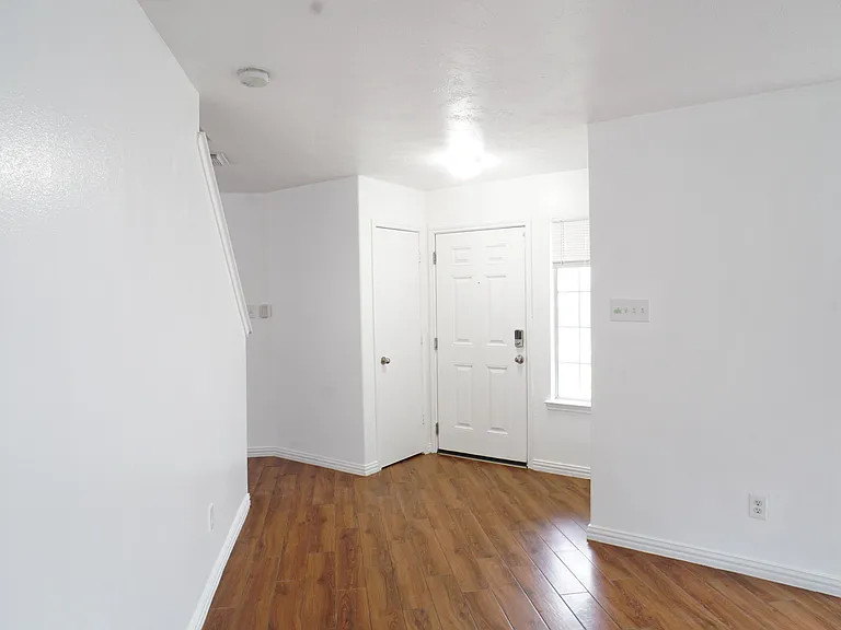 4403 Sprangletop Ave — Photo 5