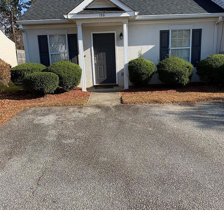 1st image of 120 Leyland Ct