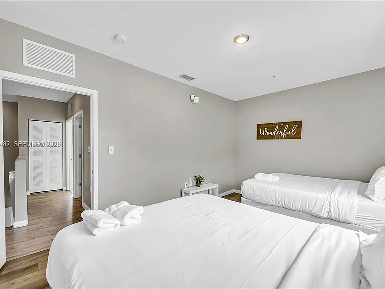170 NE 158th St #2 — Photo 25