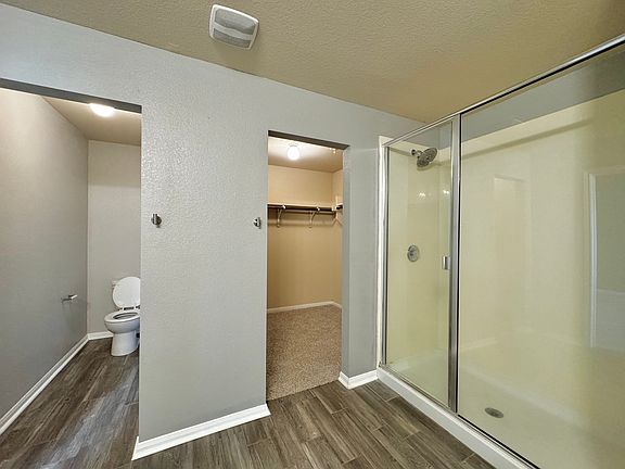 3rd image of 715 Luna Vista Dr