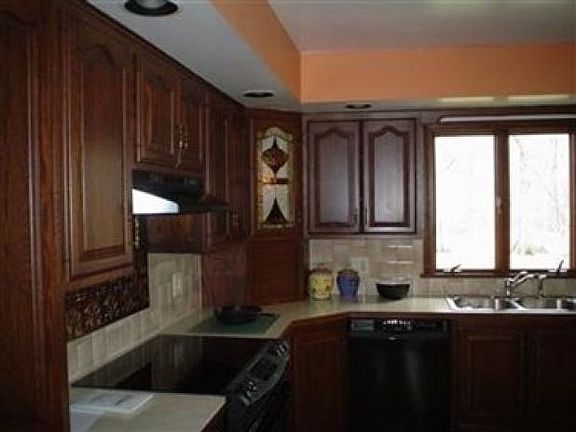 2nd image of 2743 Sedgewick St NE