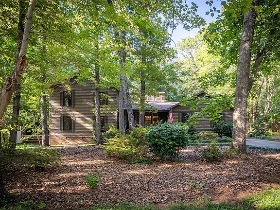 4th image of 437 17th Avenue Dr NE
