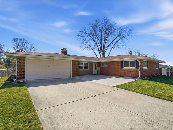 4th image of 3129 E High St