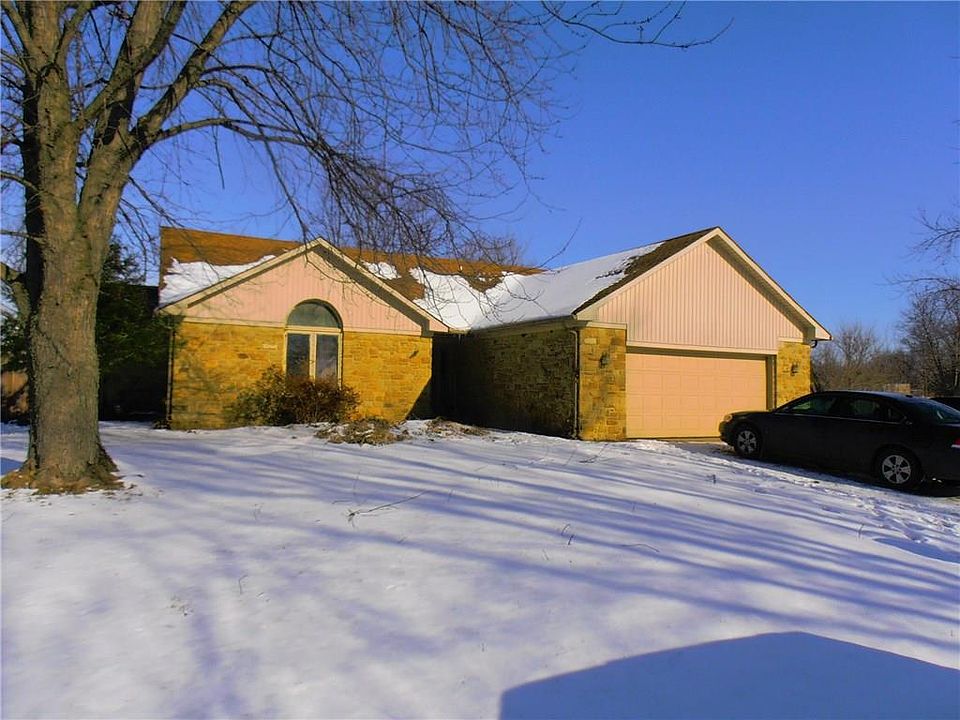 2nd image of 10438 W Whispering Winds St