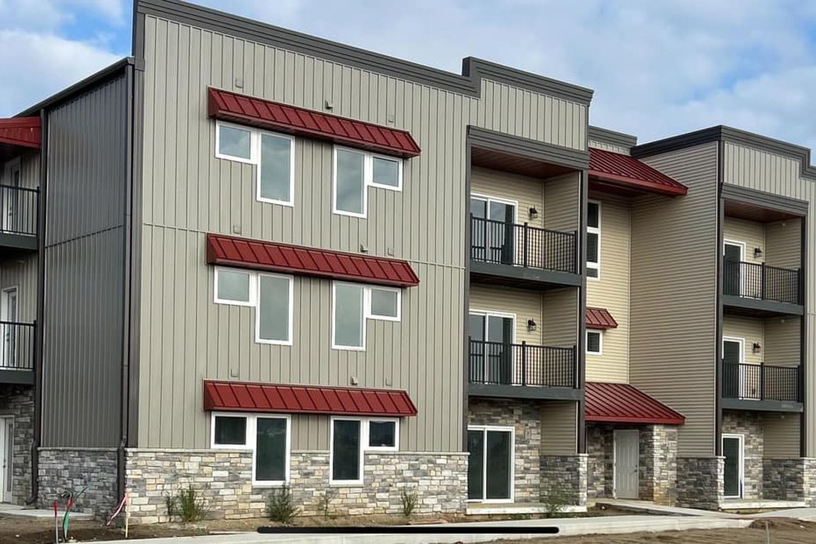 Del Mar Luxury Apartment Building