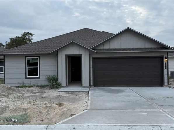 1121 Brasel Dr, Aransas Pass, TX 78336