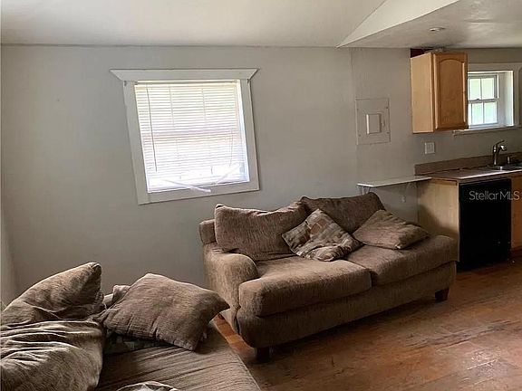 5th image of 2810 Palmetto Ave