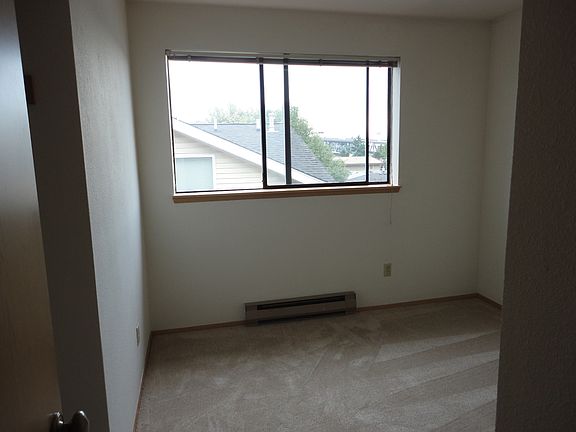 3rd image of 4253 8th Ave NE APT 301