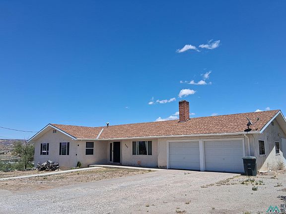 3rd image of 711 S Navajo Dr