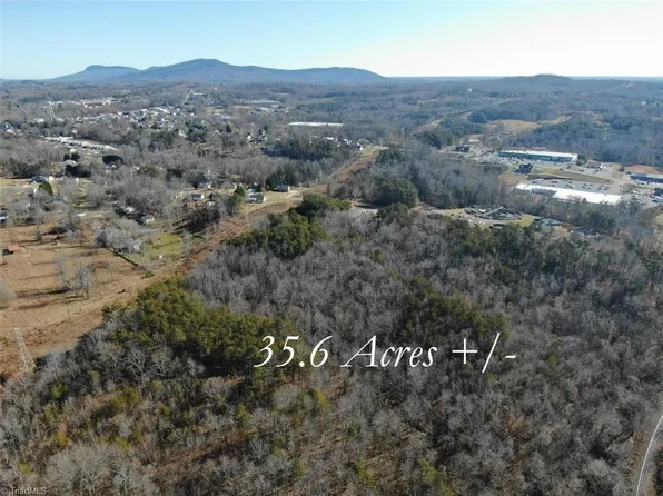 601 Lynchburg Rd, Pilot Mountain, NC 27041
