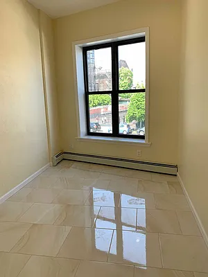 Rented by Sun Realty New York Inc | media 4