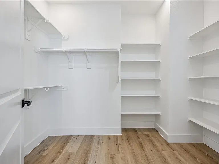 1032 W 17th St #A — Photo 23