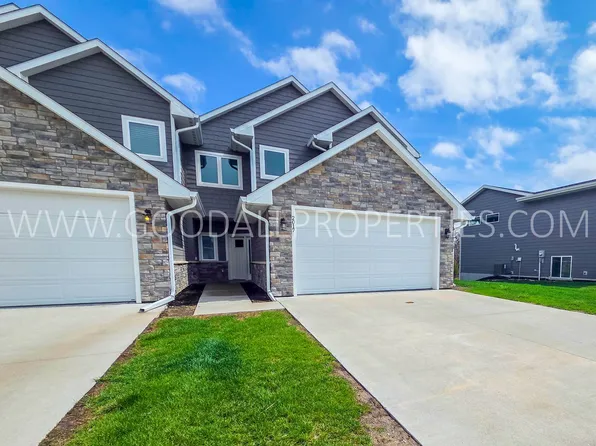 2017 Ammann Dr, Adel, IA 50003