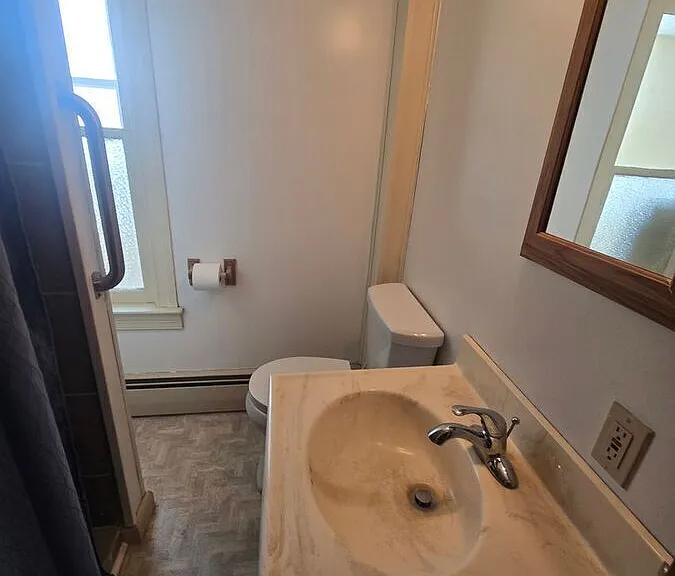533 W Broadway #2 — Photo 7