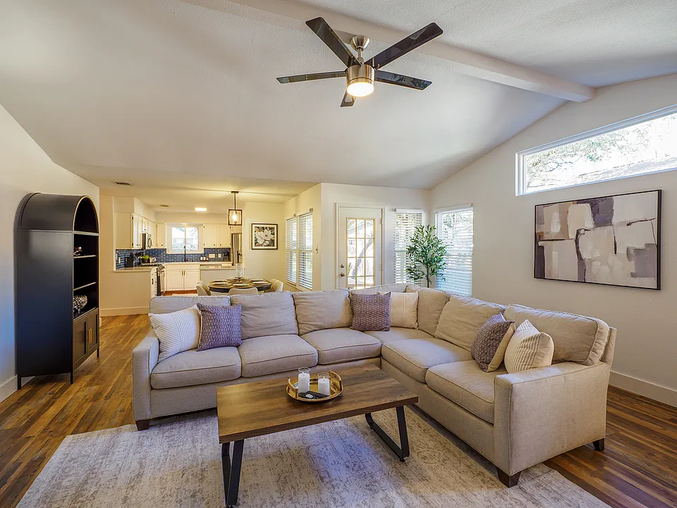12802 Carrera Dr
