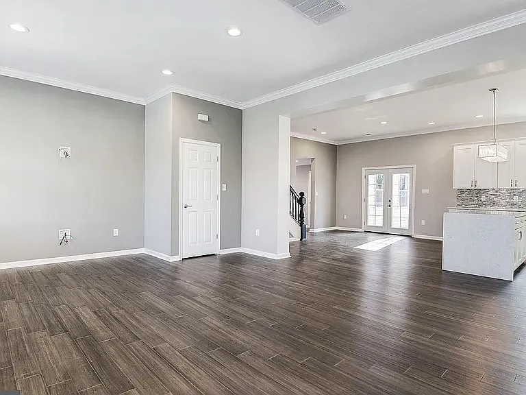 15909 Chieftain Ave — Photo 10