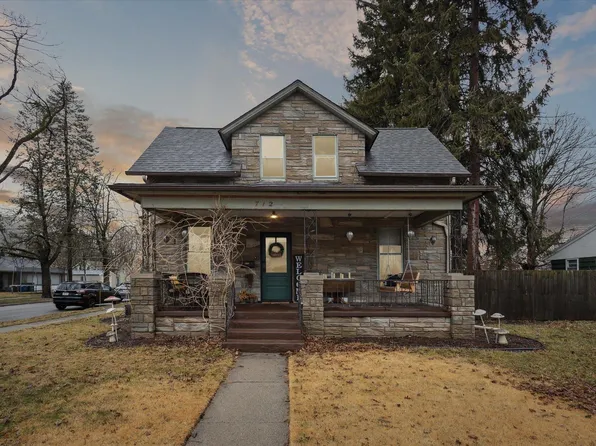 712 Lawrence St, La Porte, IN 46350