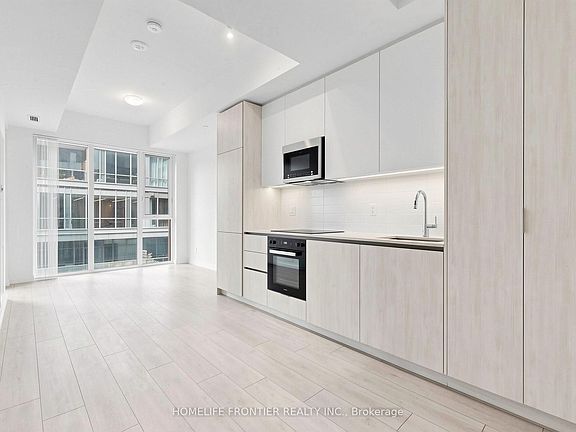 3rd image of 400 King St W #719