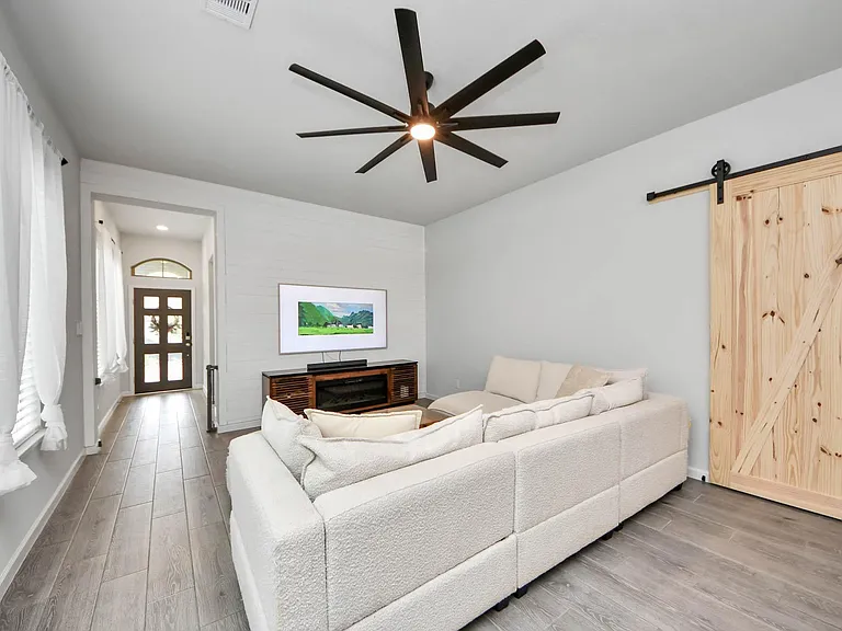 4219 Colony Ln — Photo 8