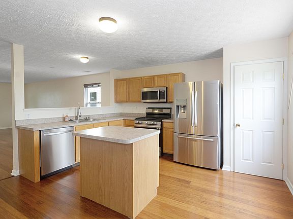4th image of 8003 Beardsley Ave