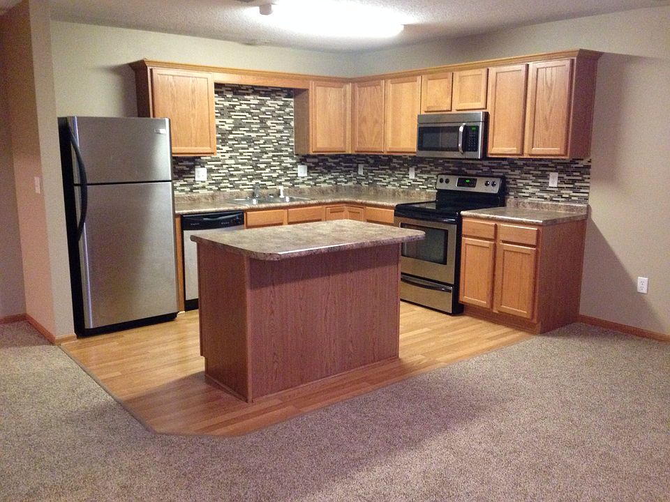 1st image of 351 NE Olivewood