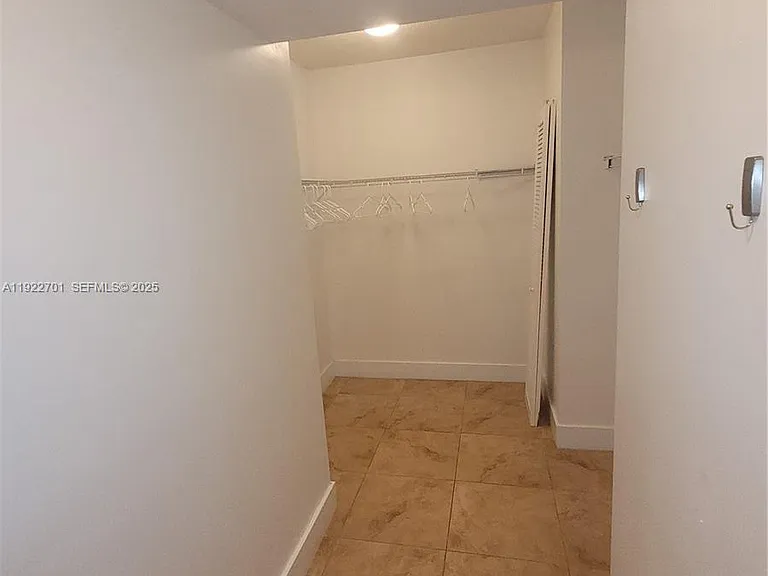 41 SE 5th St #710 — Photo 14