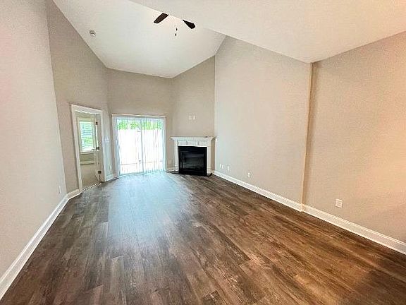 3rd image of 1819 Fox Den Way #2