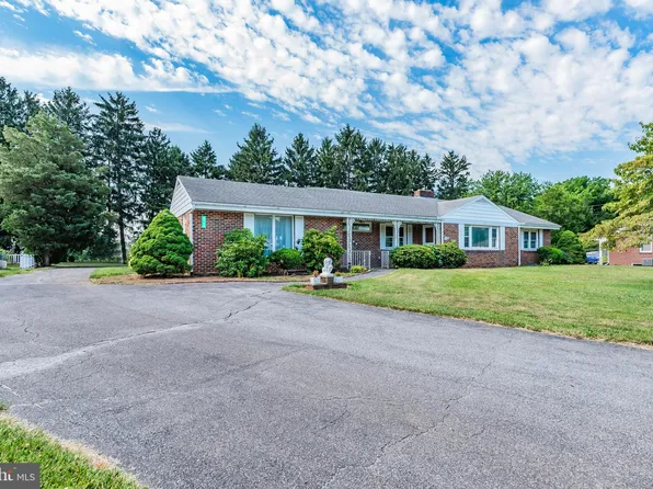 4724 E Trindle Rd, Mechanicsburg, PA 17050