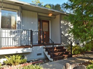 17594 Foxtail Dr, Penn Valley, CA