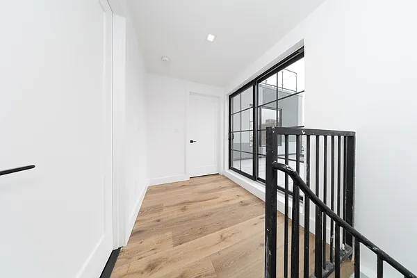 Rented by Platinum Forbes Global Properties | media 11
