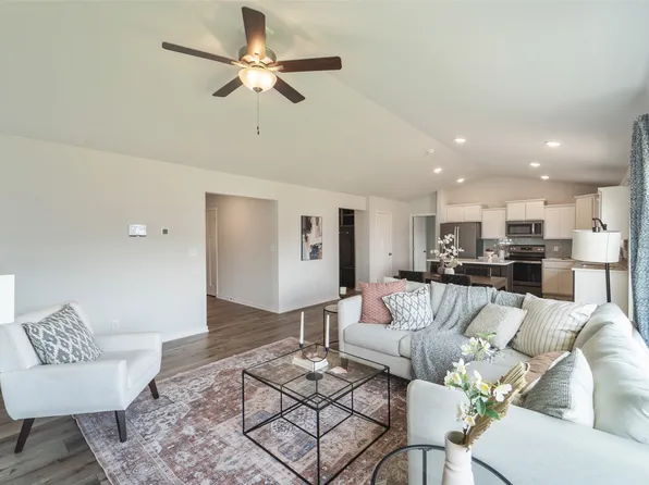 580 NW Rosemont Dr, Waukee, IA 50263