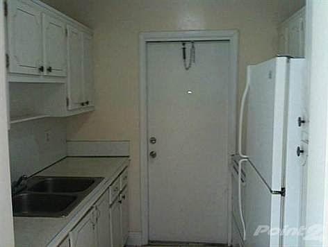 4th image of 2735 Pierce St APT 1B