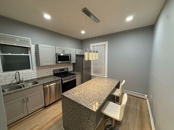 5th image of 249 Orms St #I