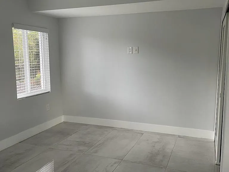 400 NW 48th St — Photo 14