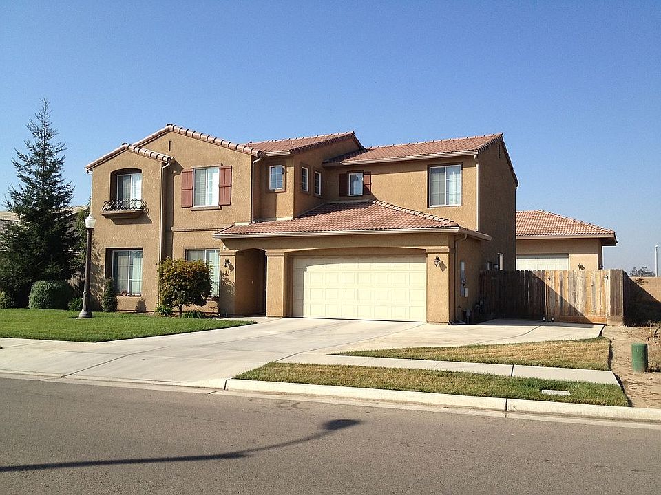 Beautiful 2-story Home