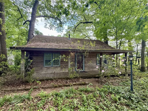 100 Dowlen Ln, Chapmansboro, TN 37035