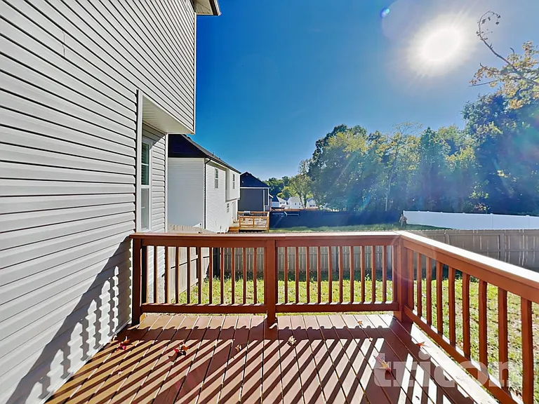 189 Bonnell Dr — Photo 14