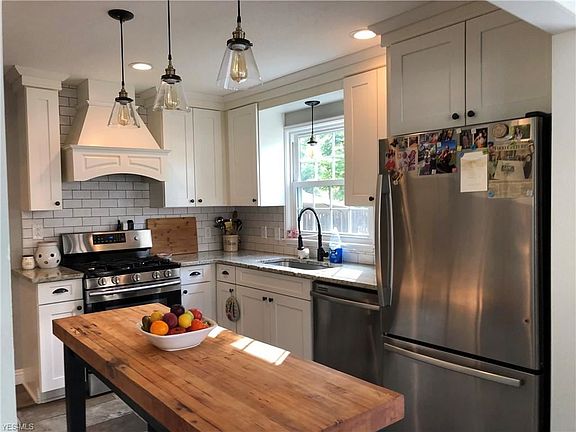4th image of 6710 Lockwood Blvd