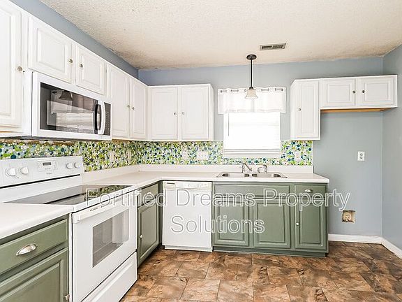 2nd image of 3321 Hunting Wood Ct