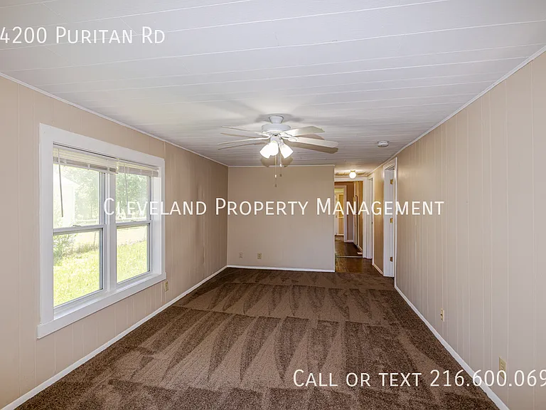 24200 Puritan Rd — Photo 2
