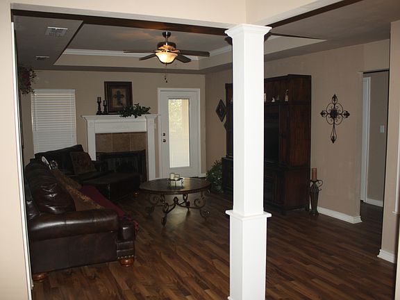 4th image of 106 W Reynolds St