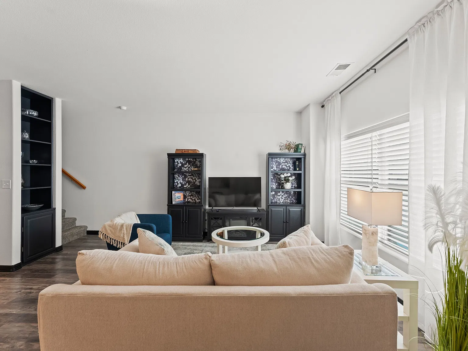 2 bed, 2.5 bath, 1333 sqft, $2,500 — Photo 3