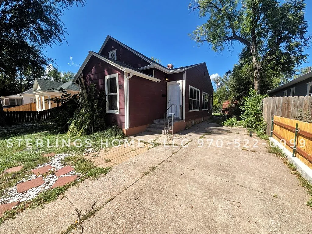 320 Denver St — Photo 2