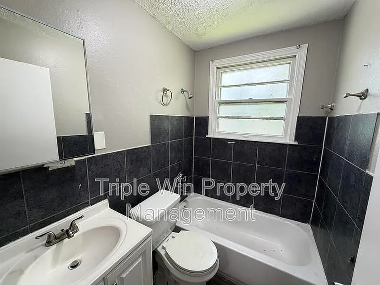 1113 Highmont Dr — Photo 22