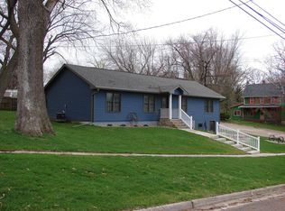 905 Center St, Mineral Point, WI 53565