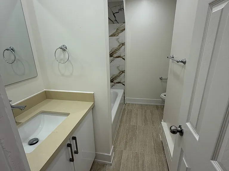 3877 Bathurst St #1 — Photo 7