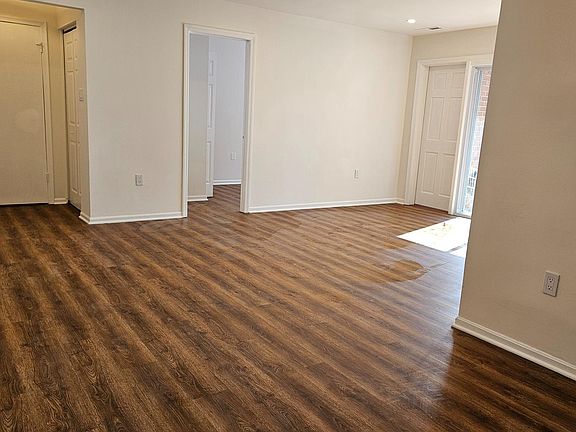 2nd image of 868 College Pkwy #T